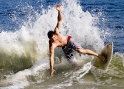 开云体育app-英超争冠焦点战与上海队速胜湖人，体育世界的平行叙事