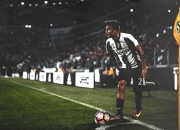 开云体育平台APP-赛道上的双重奏，迈凯伦绝杀红牛二队，维斯塔潘刷新纪录之夜