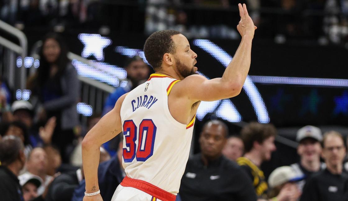 关于印度羽毛球队翻盘日本羽毛球队，马琳三分雨点燃全场的信息