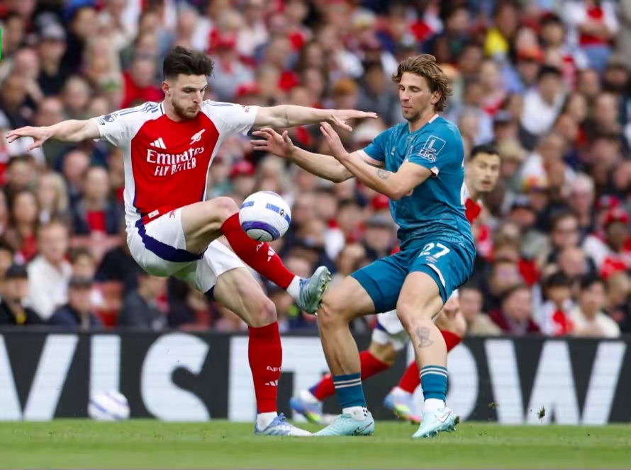 包含阿森纳逆转莱比锡红牛,阿拉巴完成帽子戏法的词条 包含阿森纳逆转莱比锡红牛,阿拉巴完成帽子戏法的词条