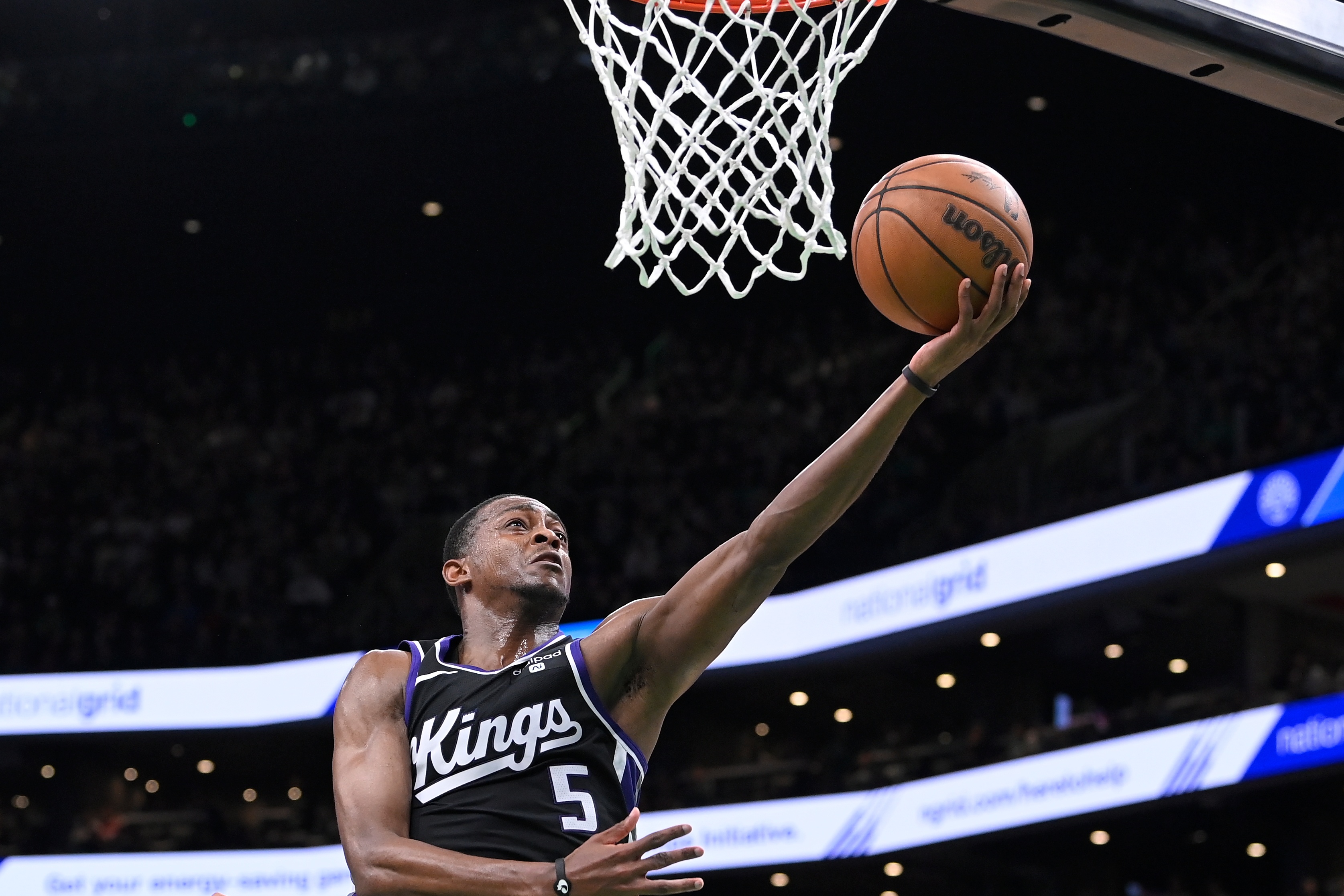 鹈鹕主场告捷,击败马刺队豪取连胜的简单介绍 鹈鹕主场告捷,击败马刺队豪取连胜的简单介绍