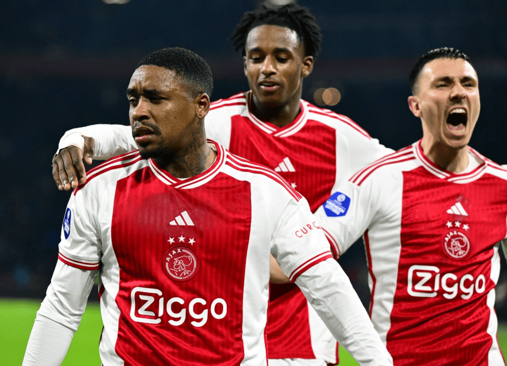 关于阿贾克斯中场表现出色，助球队锁定胜局的信息